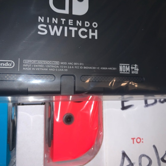 NEW Nintendo Switch Console 32GB V2 red Joy-con - Picture 2 of 6